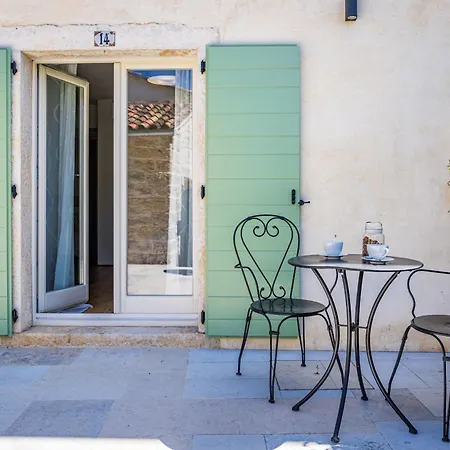 No14 Near Rovinj For 7 Persons With 34 M2 Private Pool & Jacuzzi *