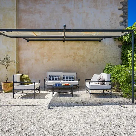 No14 Near Rovinj For 7 Persons With 34 M2 Private Pool & Jacuzzi