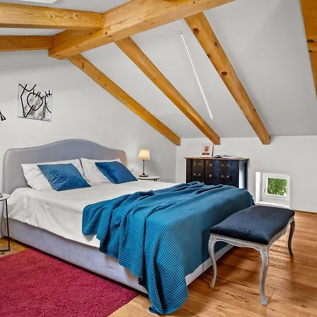 No14 Near Rovinj For 7 Persons With 34 M2 Private Pool & Jacuzzi Villa