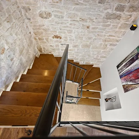 No14 Near Rovinj For 7 Persons With 34 M2 Private Pool & Jacuzzi