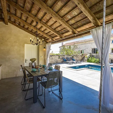 No14 Near Rovinj For 7 Persons With 34 M2 Private Pool & Jacuzzi * Kurili